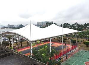 籃球場膜結構頂棚/罩棚/雨棚的優(yōu)勢有哪些？(圖文)