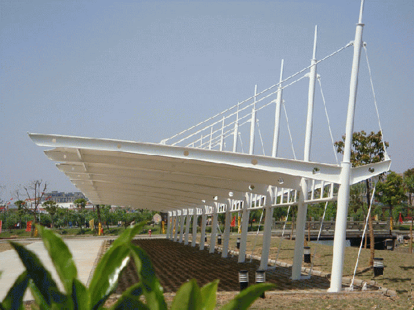 大方膜結(jié)構(gòu)停車(chē)棚【遮陽(yáng)棚廠(chǎng)家】生產(chǎn)設(shè)計(jì)