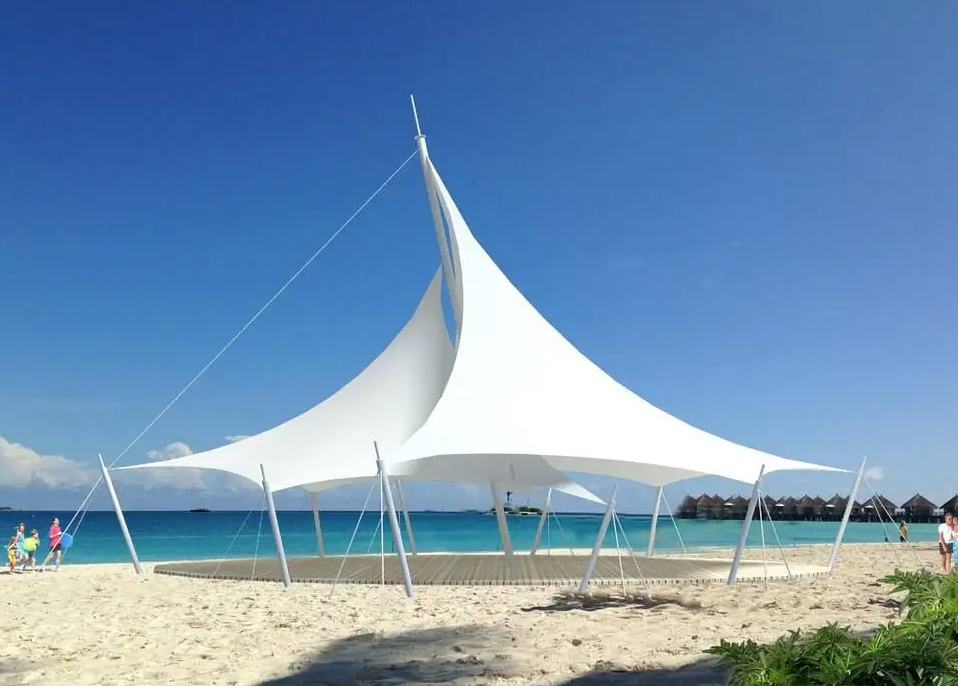 校園膜結(jié)構(gòu)體育看臺(tái)，耐用是王道，實(shí)惠是關(guān)鍵