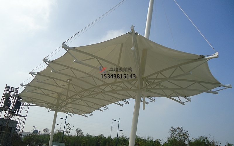 選擇張拉膜結(jié)構(gòu)必須要具備哪些性能？