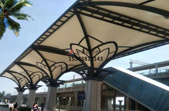 張拉膜結(jié)構(gòu)遮陽雨棚能抵抗多少級(jí)臺(tái)風(fēng)暴雨？