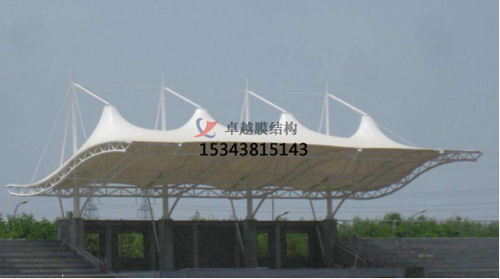 體育場看臺如何使用膜結(jié)構(gòu)設(shè)計(jì)？