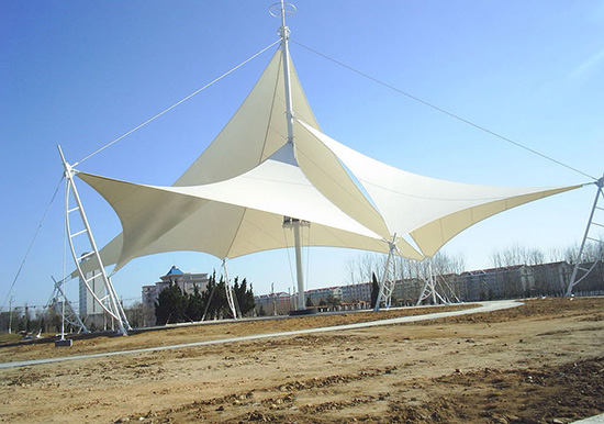 全新建筑形式！膜結(jié)構(gòu)雨棚的奇特性能分析
